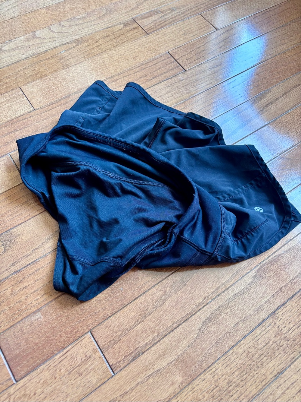 Lululemon Speed Up Shorts 4 in. - Picture 3 of 5